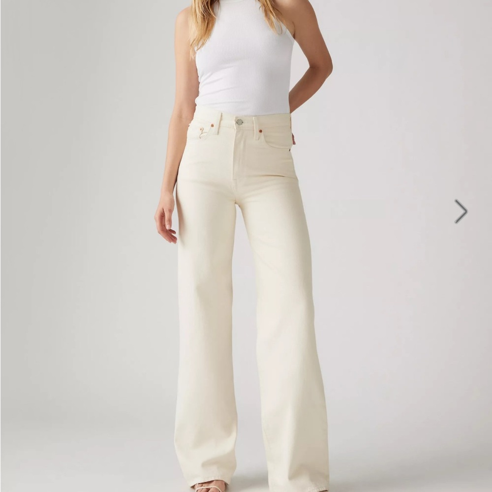 Levi's Women's Off-White Wide-Leg Jeans
